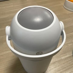 オムツゴミ箱の画像
