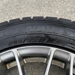 冬用タイヤ（205 55R 16）の画像