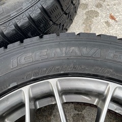 冬用タイヤ（205 55R 16）の画像