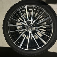 17インチトヨタプリウス着用スタンドレスタイヤとホイール4本セットの画像