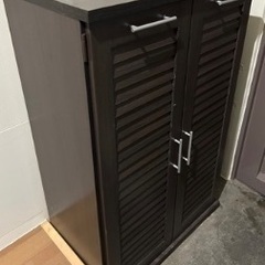 靴箱。状態良好 (（高さ93cm / 幅60cm / 奥行き35cm）の画像