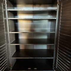 靴箱。状態良好 (（高さ93cm / 幅60cm / 奥行き35cm）の画像