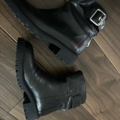ZARAブーツの画像
