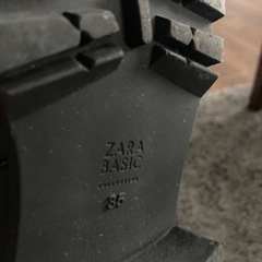 ZARAブーツの画像