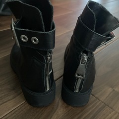 ZARAブーツの画像