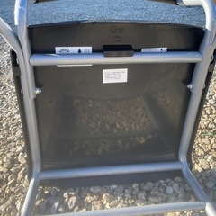 IKEA黒いスタッキングチェア2脚セットの画像