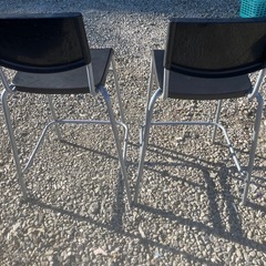 IKEA黒いスタッキングチェア2脚セットの画像