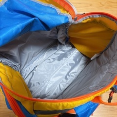 多機能バックパック 青と黄 Columbia 修学旅行 コロンビア リュック スキー教室の画像