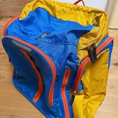 多機能バックパック 青と黄 Columbia 修学旅行 コロンビア リュック スキー教室の画像