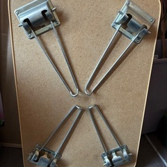 小さいテーブルの画像