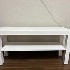 テレビとテレビ台の画像