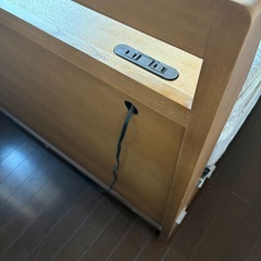 ダブルベッドフレーム（マットレス）の画像