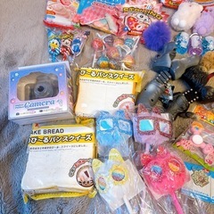 取引中！！本日限定!!大量50点☆新品未使用 お菓子・おもちゃまとめ売り クリスマスやパーティに🎄の画像