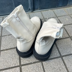 GUショートブーツの画像