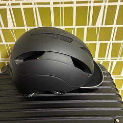 自転車用ヘルメット2個と自転車用ロック鍵セットの画像