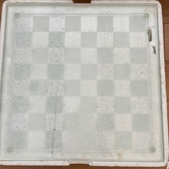 【差し上げます・12/16まで】ガラス製チェスセットの画像