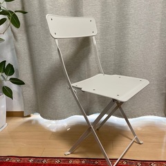 IKEA折りたたみテーブル＆チェア2脚セットの画像