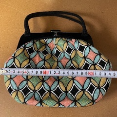 総ビーズハンドバッグの画像