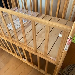 ベビーベッドの画像