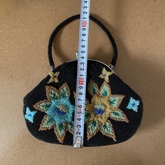 総ビーズハンドバッグの画像