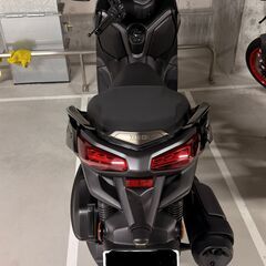 Xmax 2025 ブラックメタリックの画像