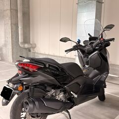 Xmax 2025 ブラックメタリックの画像