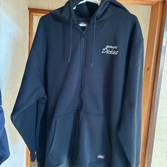 新品パーカーの画像