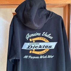 新品パーカーの画像