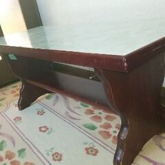 レトロなテーブルの画像