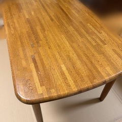 ダイニングテーブルの画像