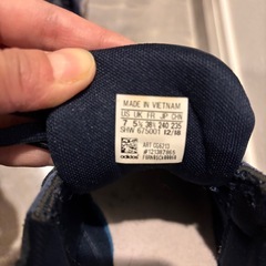 adidas レディーススニーカーの画像