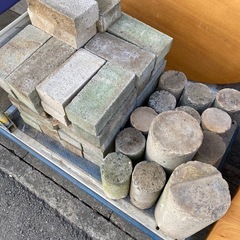 12月は毎日元気に営業中‼️ 無料❗️説明文読んで下さい‼️コンクリートブロックの画像