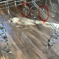 【最終値下げ】ニトリ　オールステンレス角ハンガー（洗濯物ピンチ）の画像