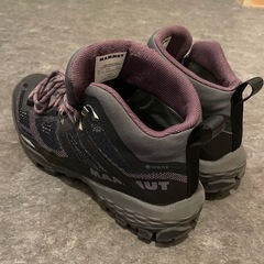 MAMMUT登山シューズの画像