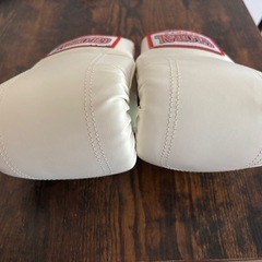 ほぼ新品！ボクシンググローブ(M)の画像