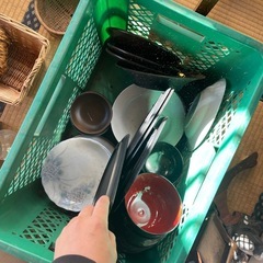お皿、コップ、お椀などの画像