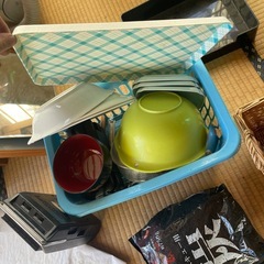 お皿、コップ、お椀などの画像