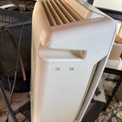 パナソニックの加湿器付き空気清浄機の画像