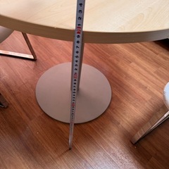 【受渡者様決定】
テーブルと椅子のセットの画像