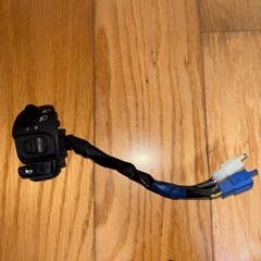 シグナス4型純正スイッチの画像