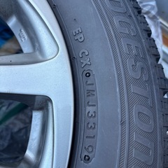 アルミホイル付きスタッドレスタイヤの画像