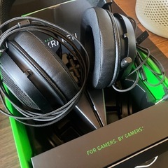 ゲーミングヘッドセット RAZER KRAKEN の画像