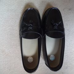 新品同様！お出かけ用　箱入り男子キッズ用21サイズフォーマル革靴で中敷きシールも付いています。の画像