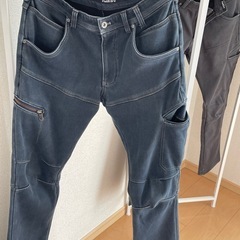 カーゴパンツの画像