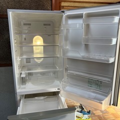 【12/13過ぎたら捨てます】ナショナル冷蔵庫NR-C375M-Hの画像