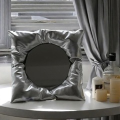 韓国　クッション　スクエアデコレーションミラー　シルバー　壁掛け　インテリアの画像