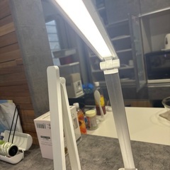 デスクライトの画像