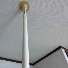 洗濯物用 突っ張り棒  1部破損 の画像