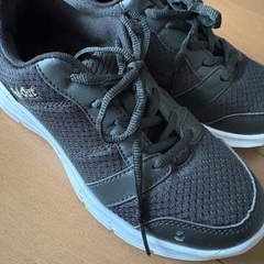 ワークマン　スニーカーの画像