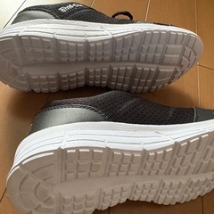 ワークマン　スニーカーの画像